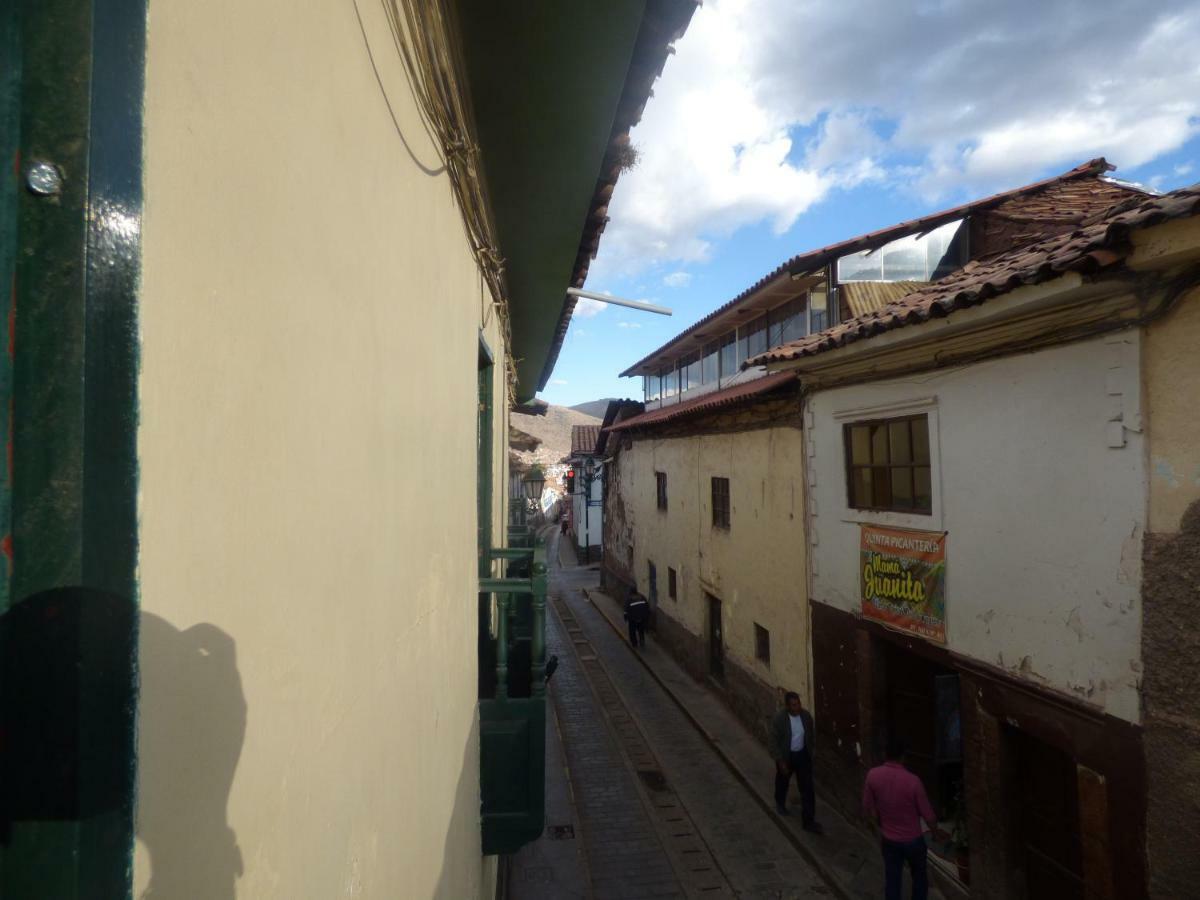 The Grasshopper Hostels Av Alta Cuzco Exterior foto