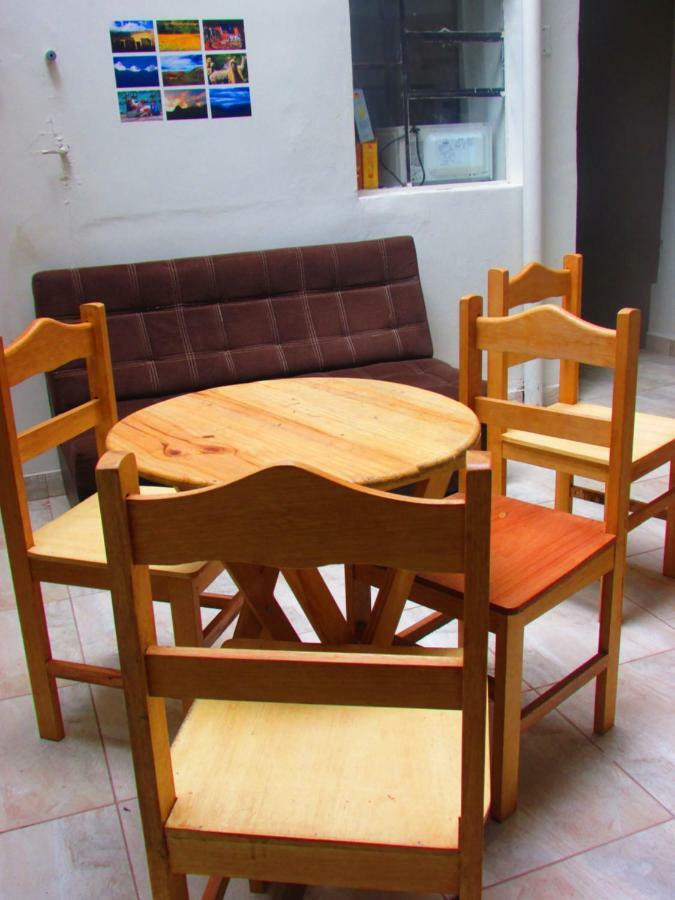The Grasshopper Hostels Av Alta Cuzco Exterior foto
