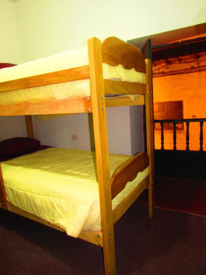 The Grasshopper Hostels Av Alta Cuzco Exterior foto